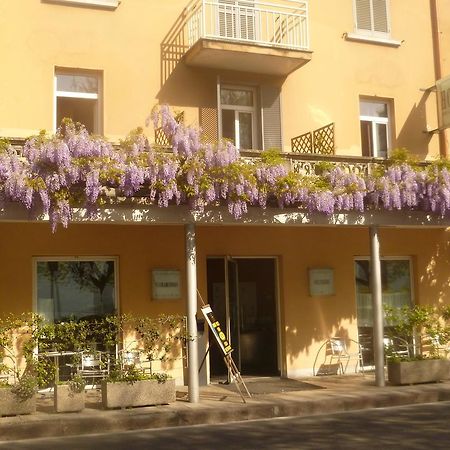 Hotel Belvedere Lovere Buitenkant foto