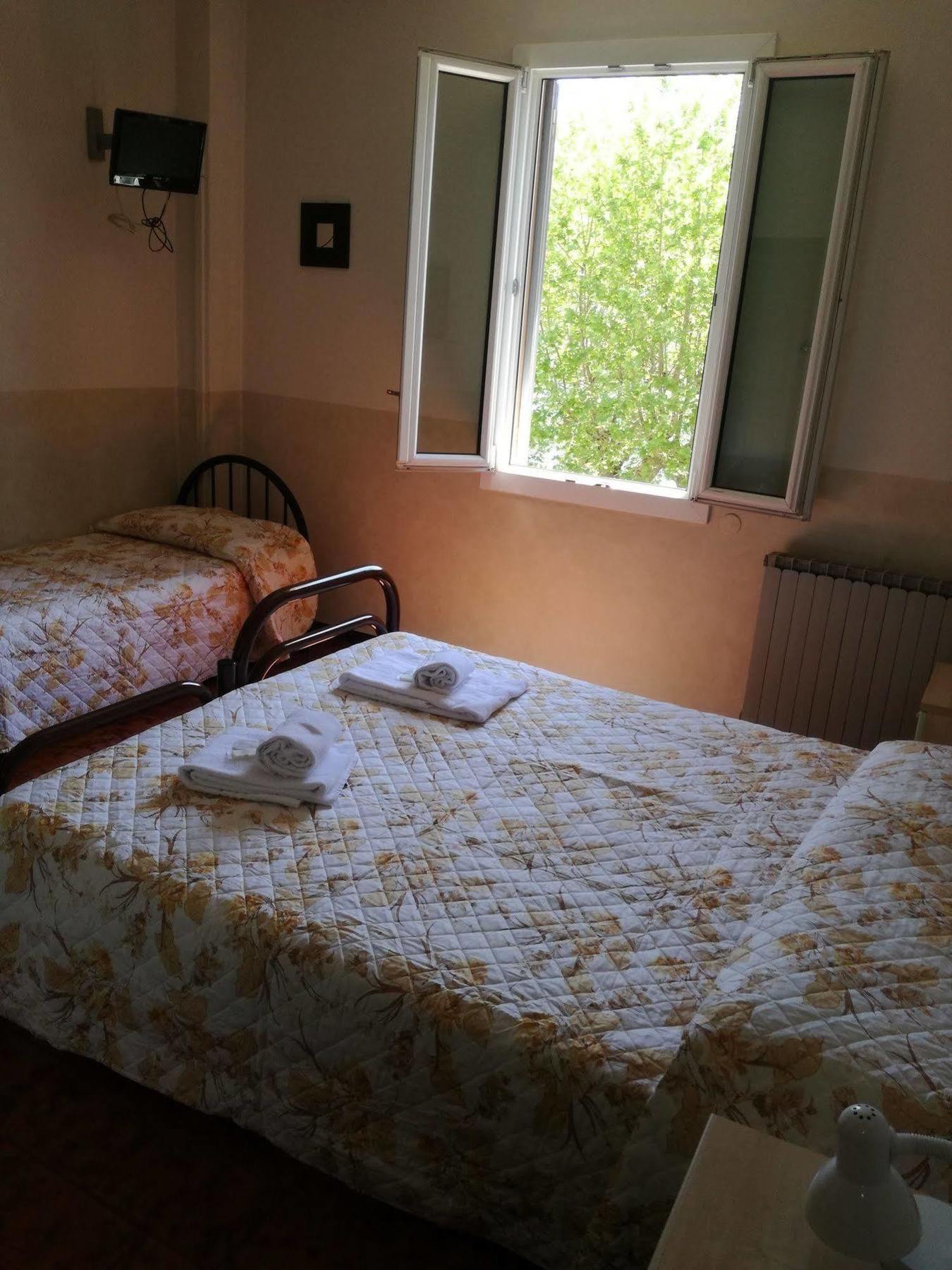 Hotel Belvedere Lovere Buitenkant foto
